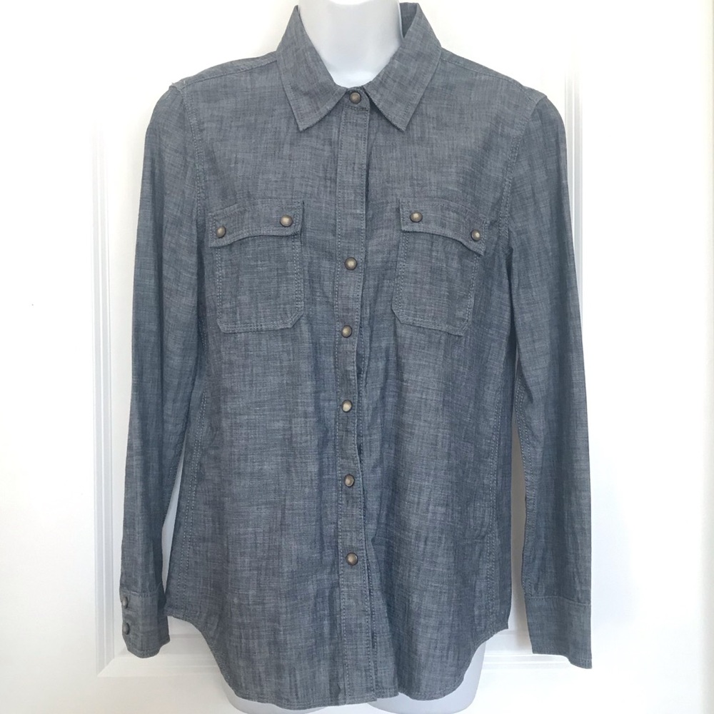 NWT Banana Republic Chambray Button Down Shirt